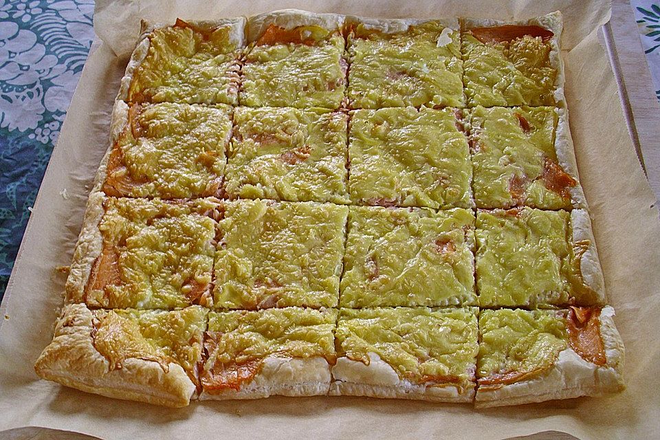 Schwedischer Lachskuchen  'Schwedenpizza'