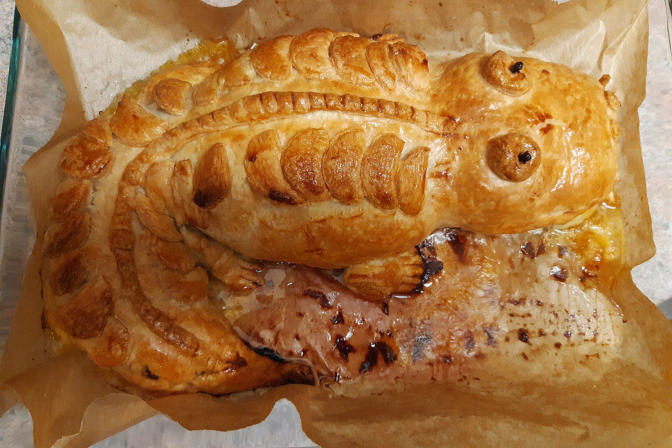 Hackbraten-Blätterteig-Krokodil