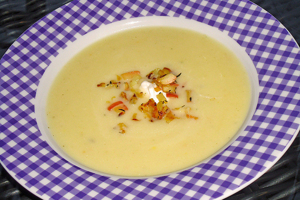 Apfel - Sellerie - Cremesuppe