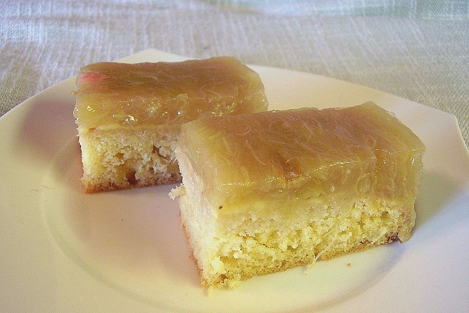 Rhabarberkuchen mit Bananen