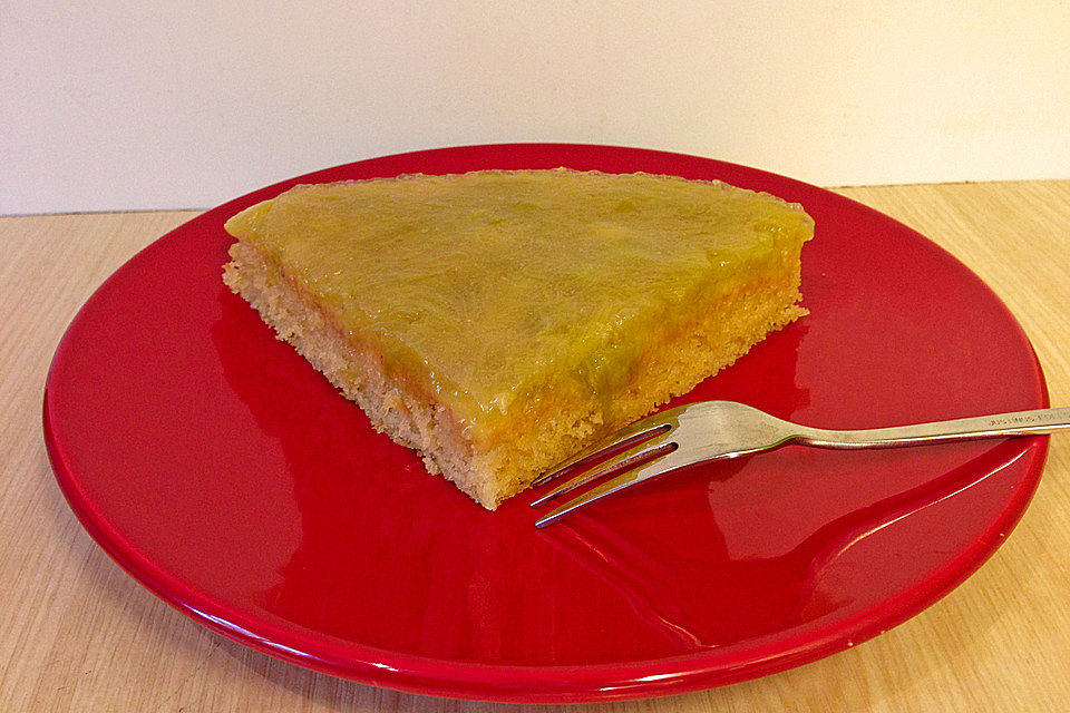 Rhabarberkuchen mit Bananen