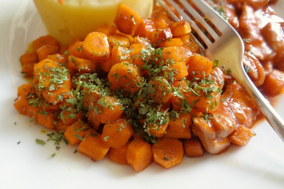 Karottengemüse in Orangensauce