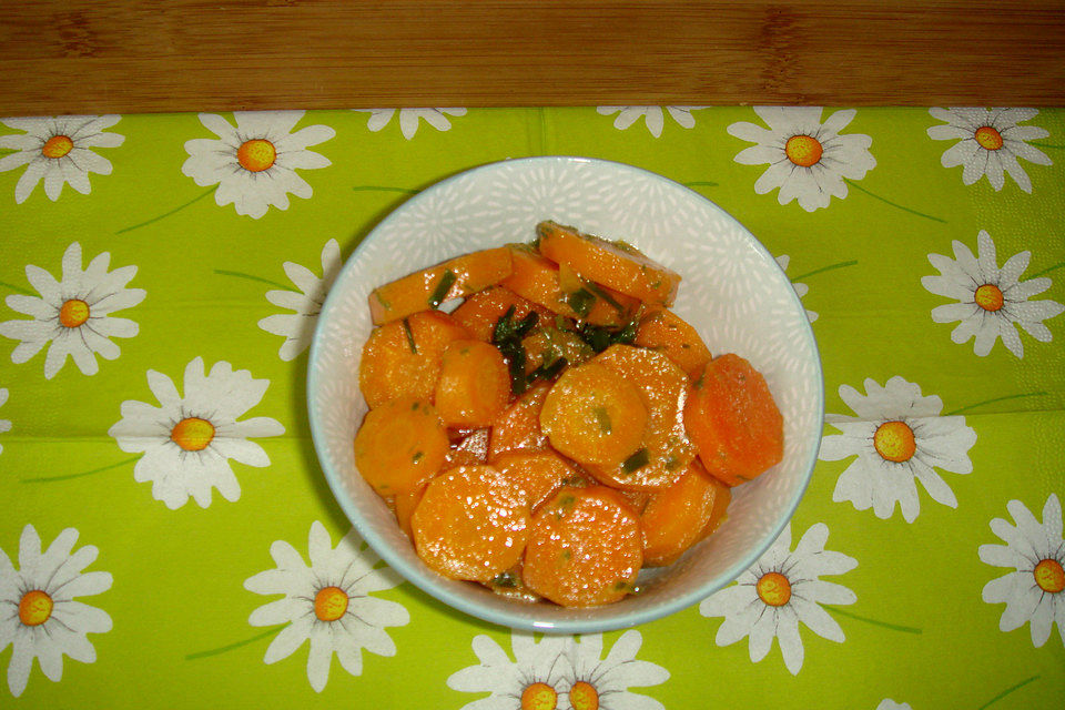 Karottengemüse in Orangensauce