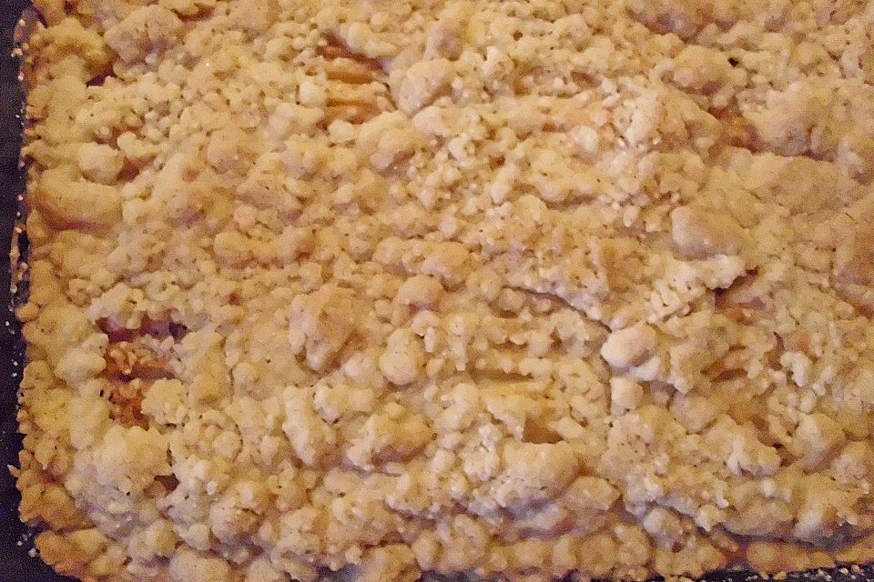 Apfelstreuselkuchen mit Calvados