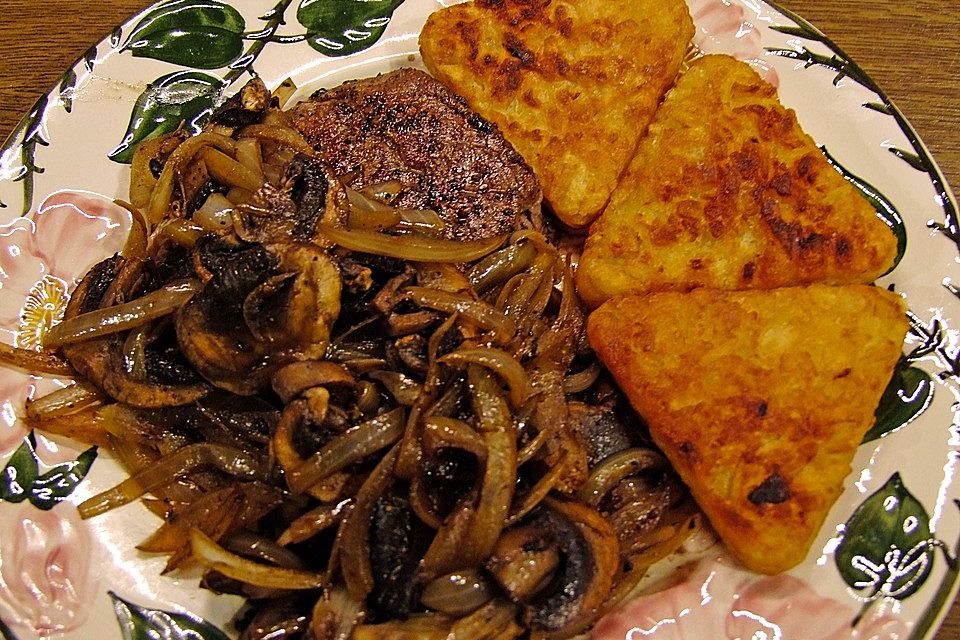 Zwiebelsteak mit Champignons