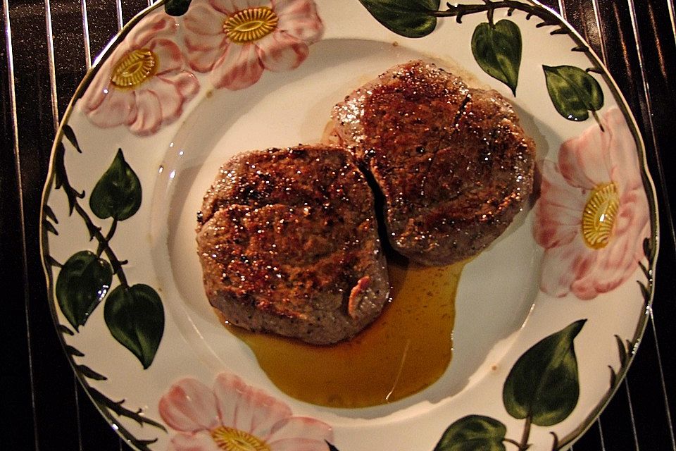 Zwiebelsteak mit Champignons