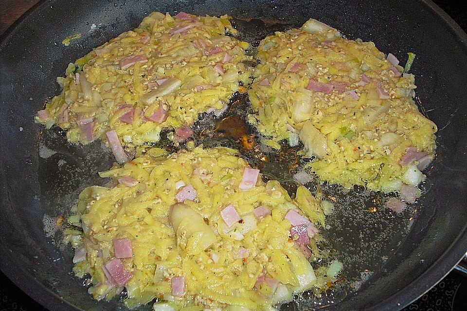 Spargelrösti mit Schinkenwürfeln