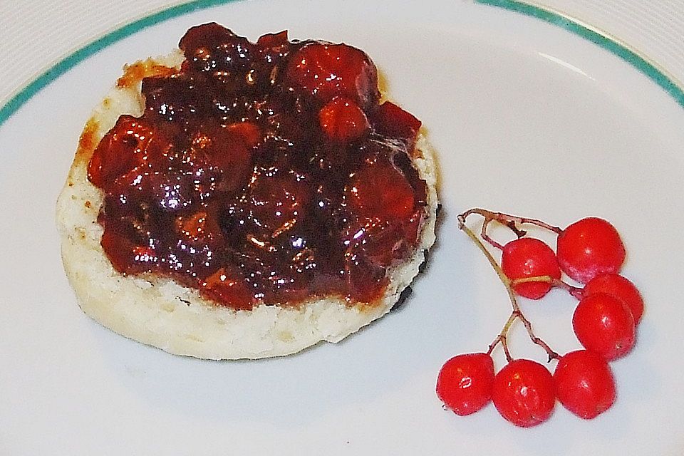 Wildmedaillons mit Vogelbeeren - Chutney