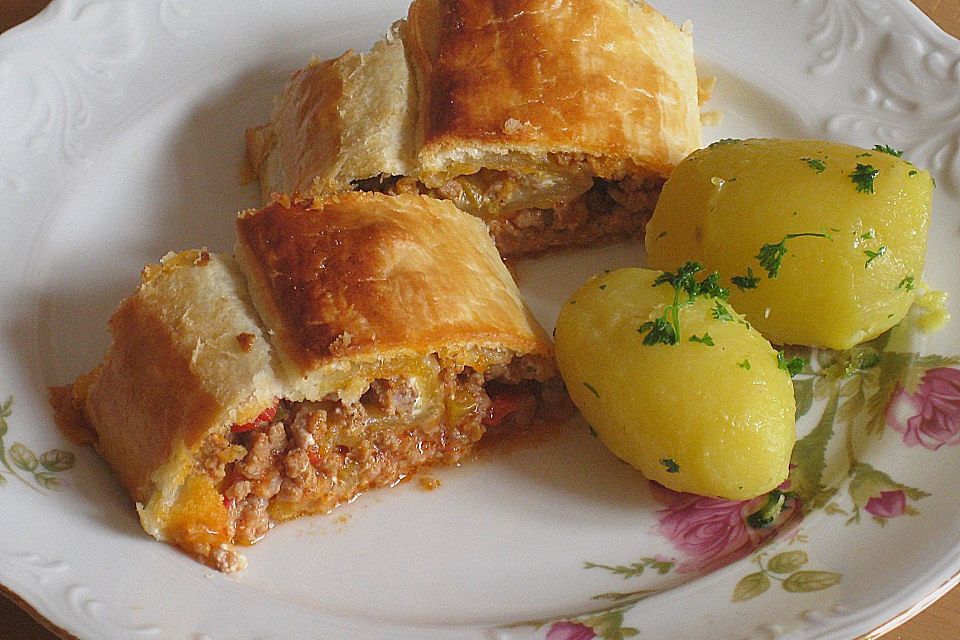 Hackfleisch - Käse - Strudel