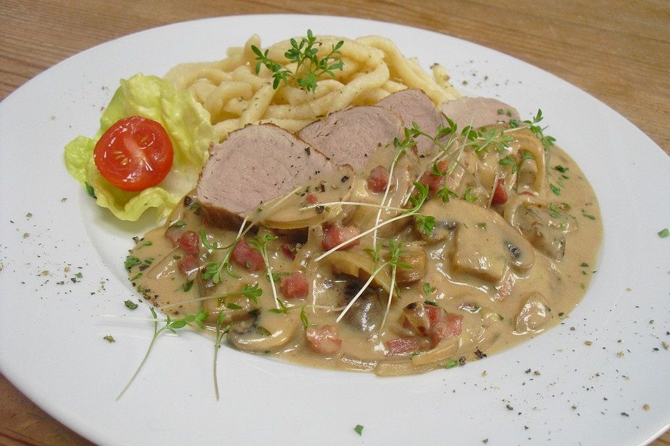 Schweinefilet in Senf - Zwiebelrahm