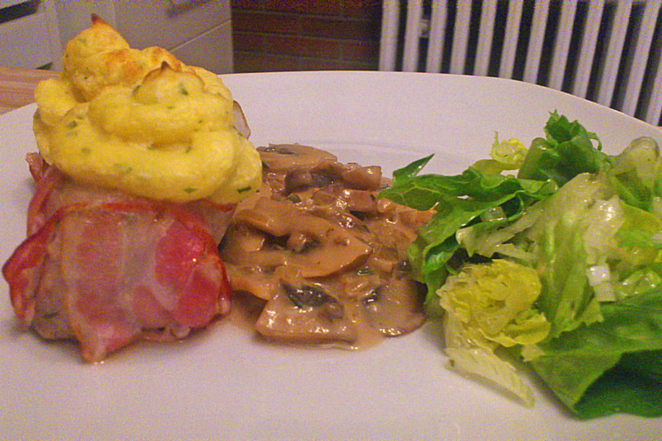 Schweinefilet mit Kartoffelhäubchen