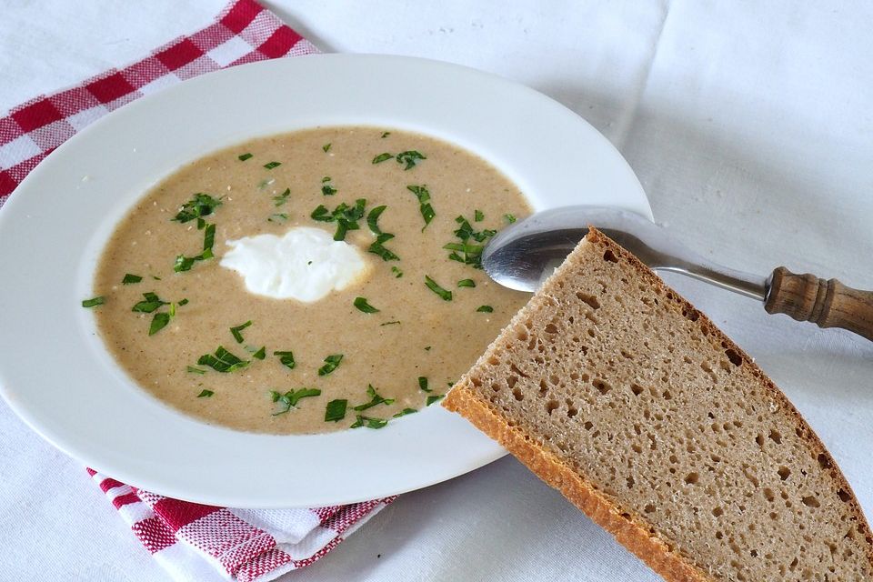 Gebrannte Grießsuppe