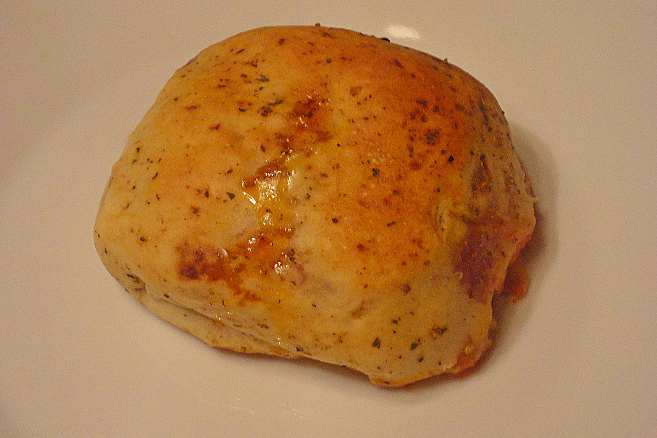 Gefüllte Pizzabrötchen