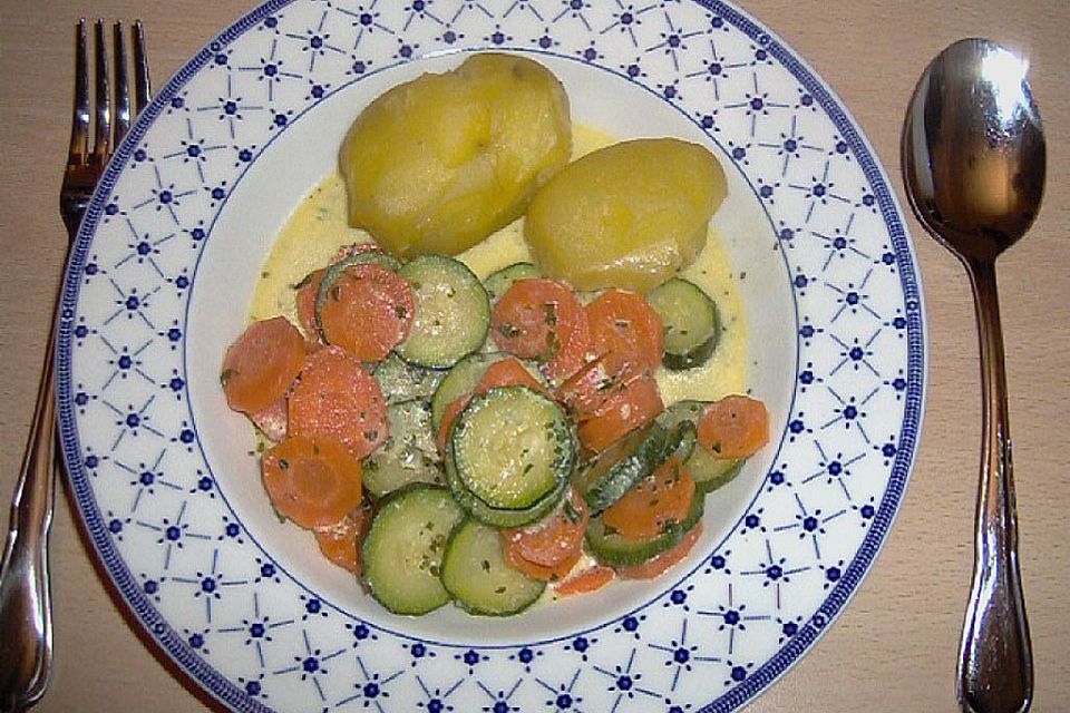 Zucchini-Möhren-Gemüse