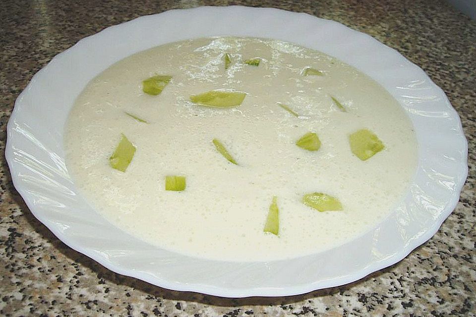 Eisige Gurkensuppe