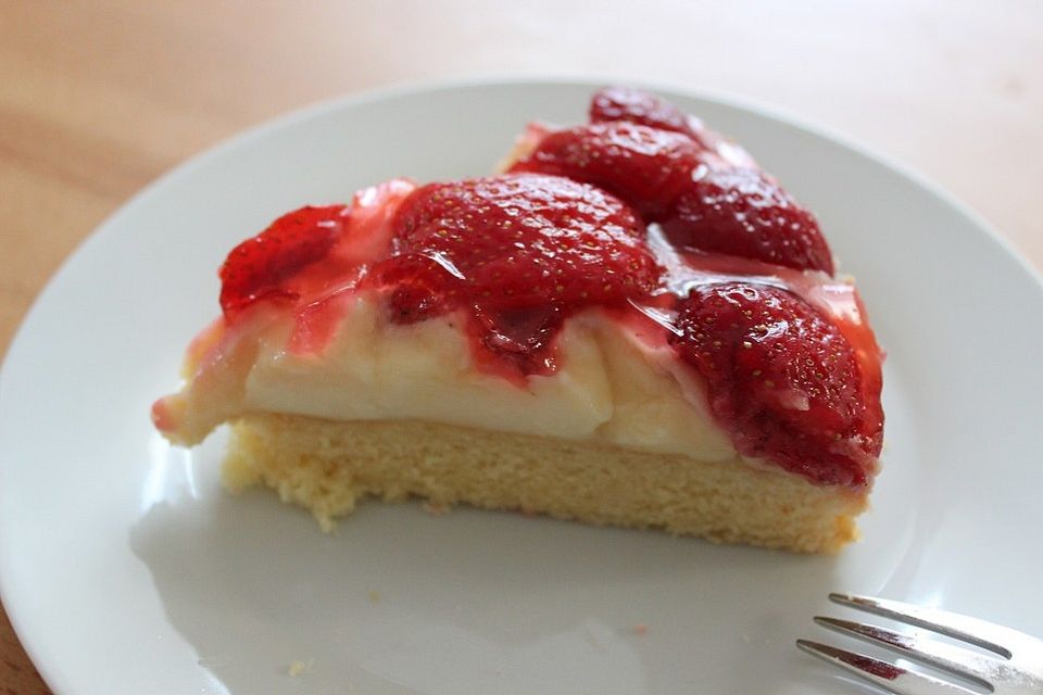 Erdbeerkuchen mit Vanillepudding