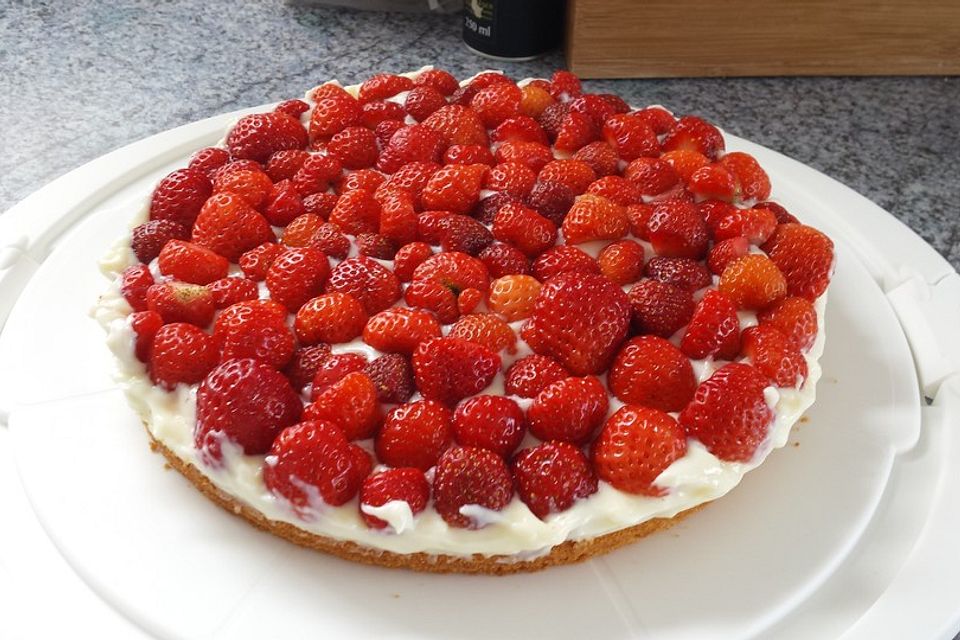 Erdbeerkuchen mit Vanillepudding