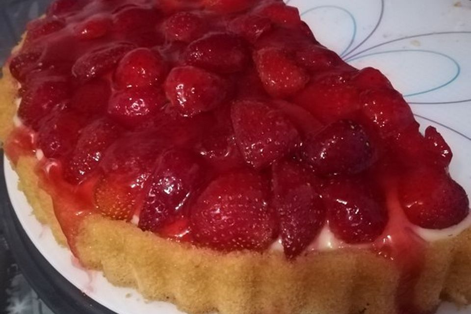 Erdbeerkuchen mit Vanillepudding