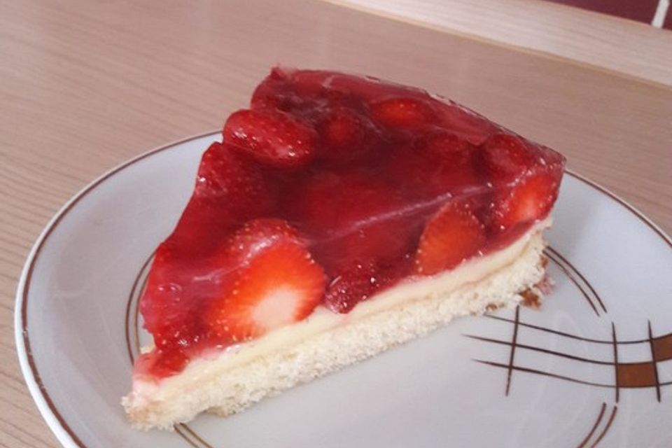 Erdbeerkuchen mit Vanillepudding