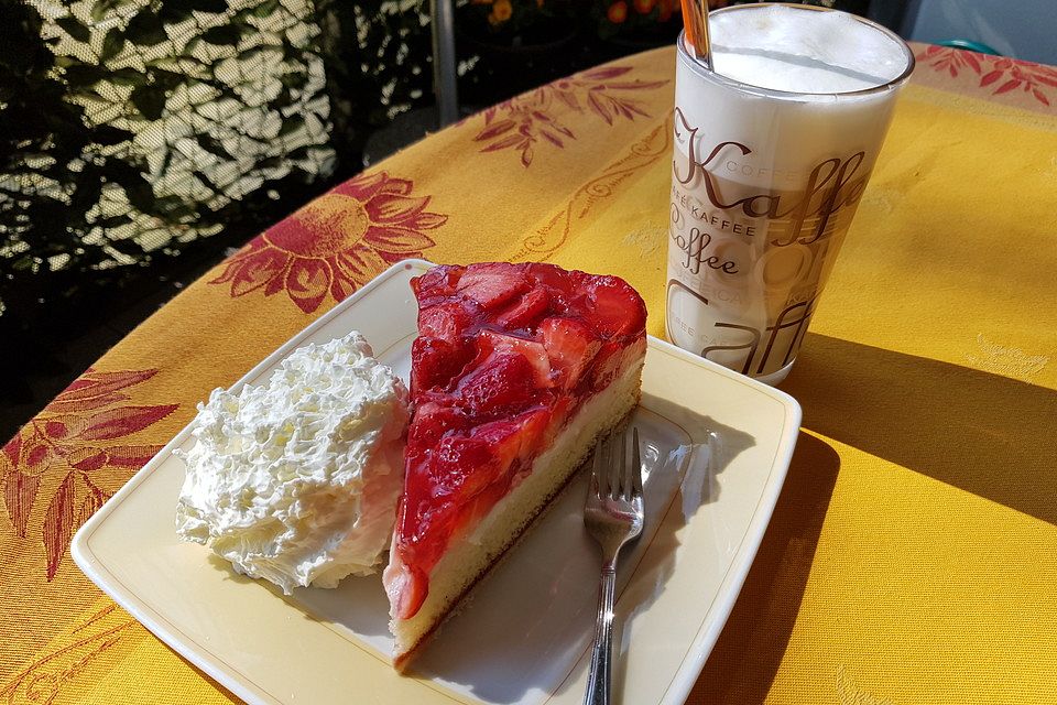 Erdbeerkuchen mit Vanillepudding