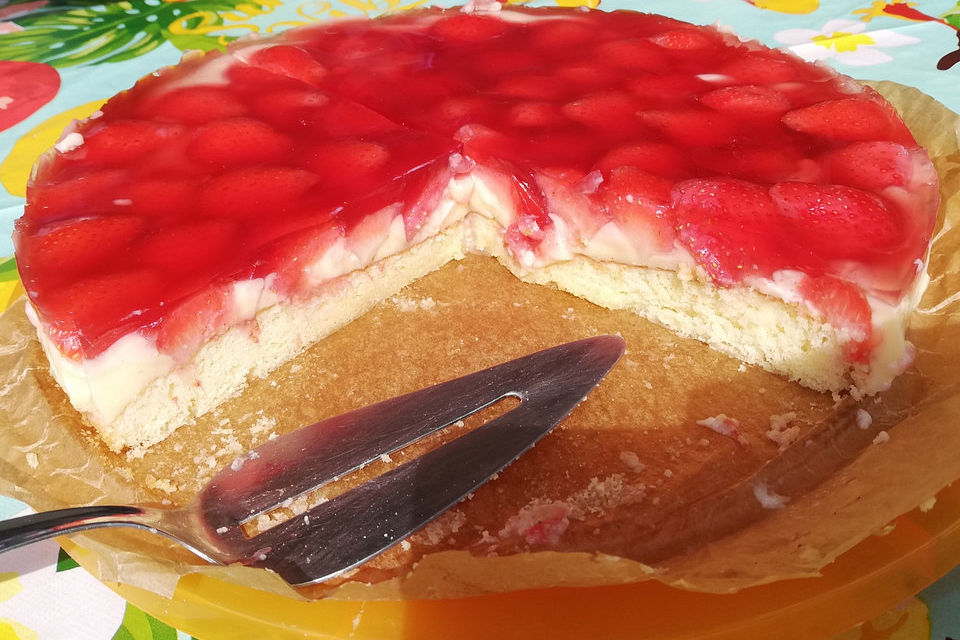 Erdbeerkuchen mit Vanillepudding