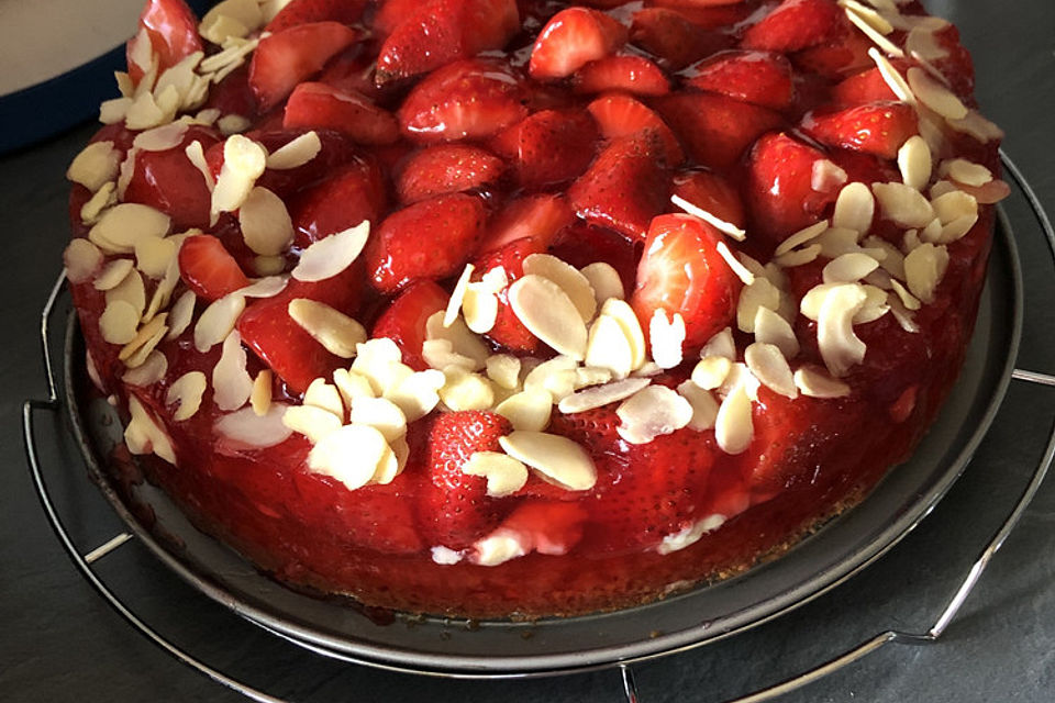 Erdbeerkuchen mit Vanillepudding