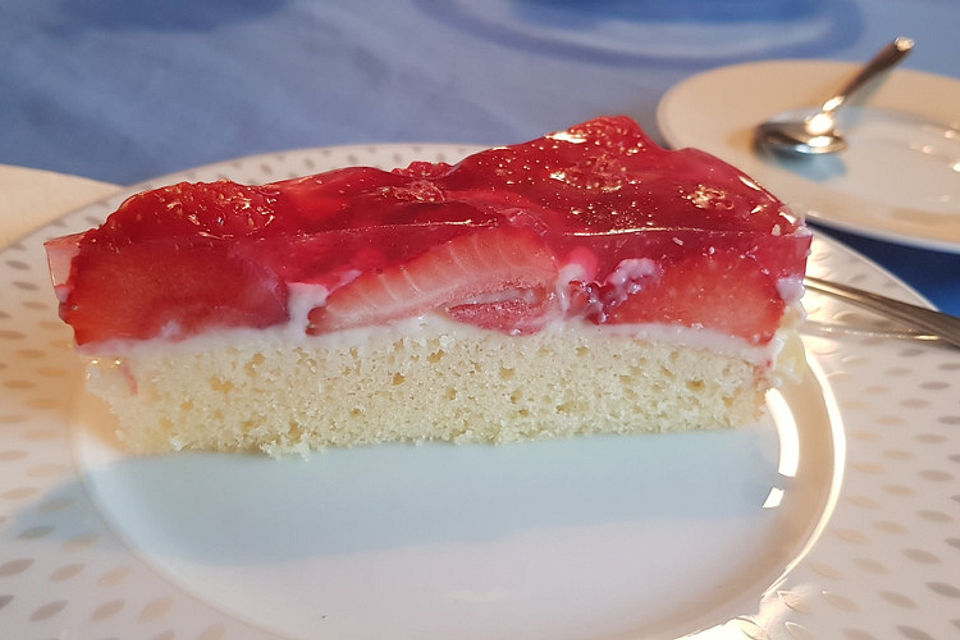 Erdbeerkuchen mit Vanillepudding