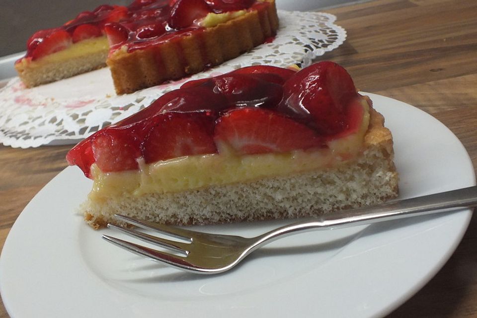 Erdbeerkuchen mit Vanillepudding