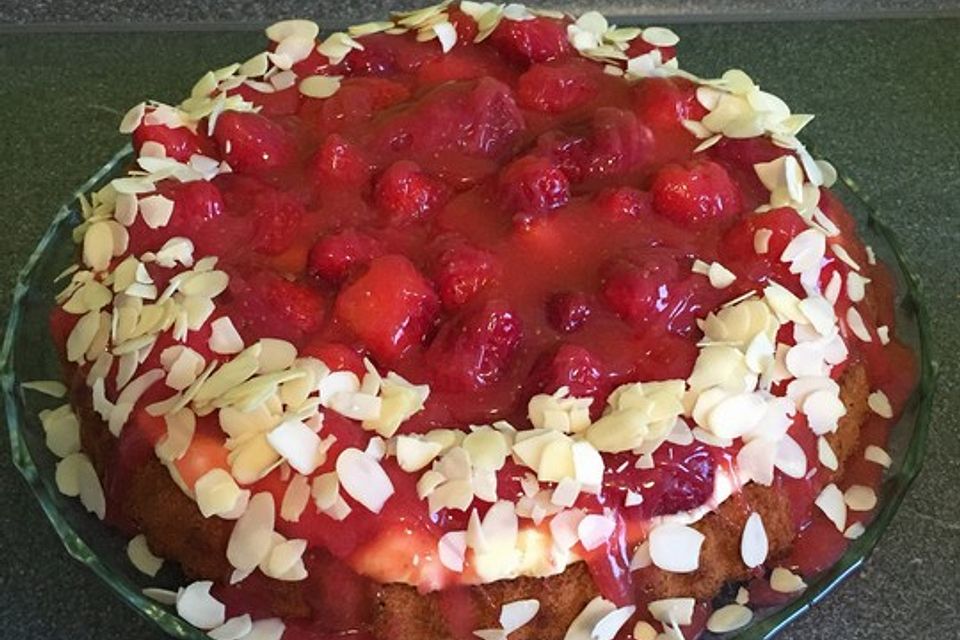 Erdbeerkuchen mit Vanillepudding