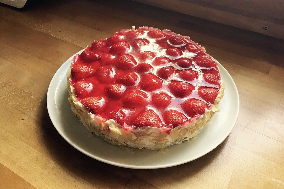 Erdbeerkuchen mit Vanillepudding