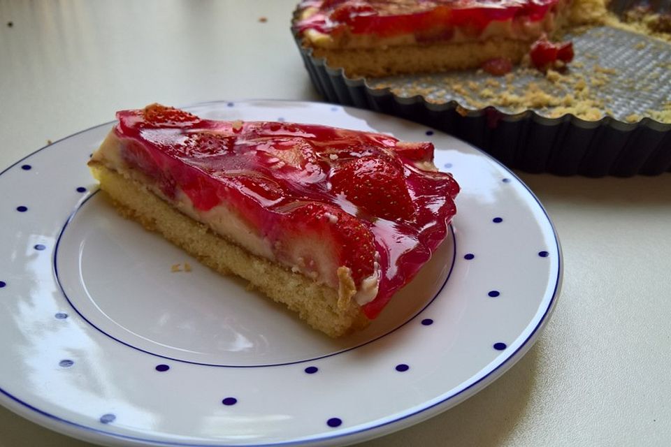 Erdbeerkuchen mit Vanillepudding