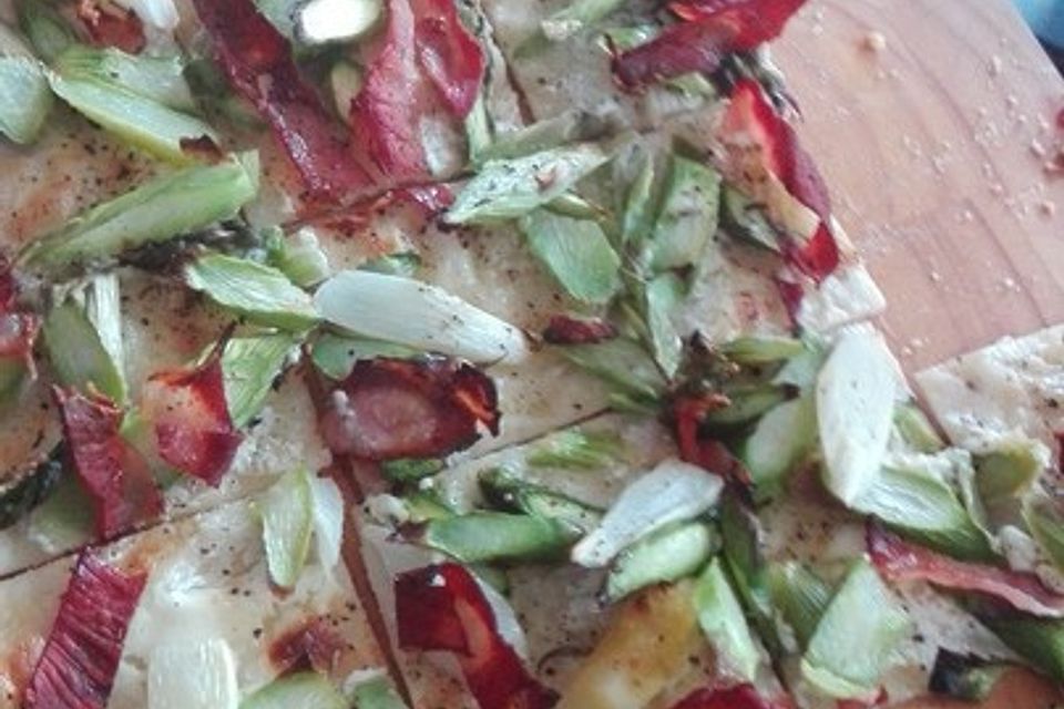 feuervogels Spargel-Flammkuchen