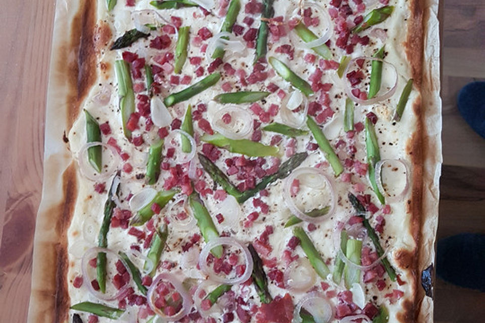 feuervogels Spargel-Flammkuchen