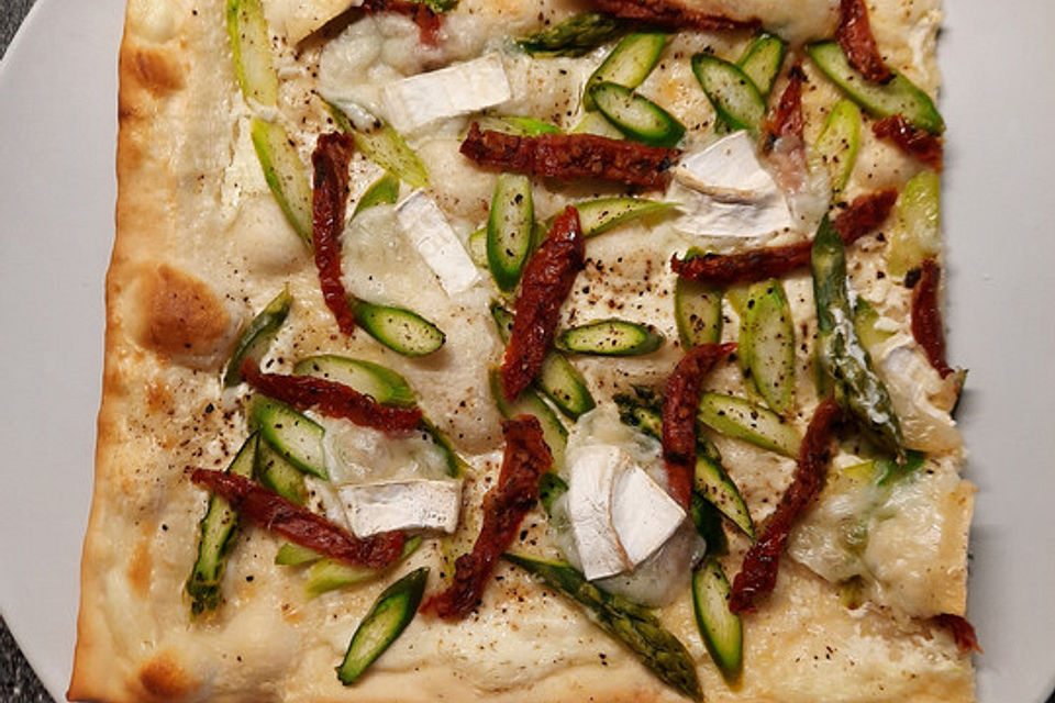 feuervogels Spargel-Flammkuchen