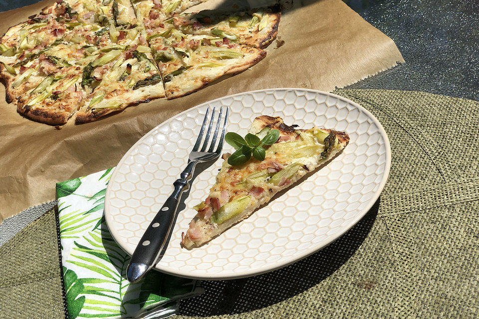 feuervogels Spargel-Flammkuchen