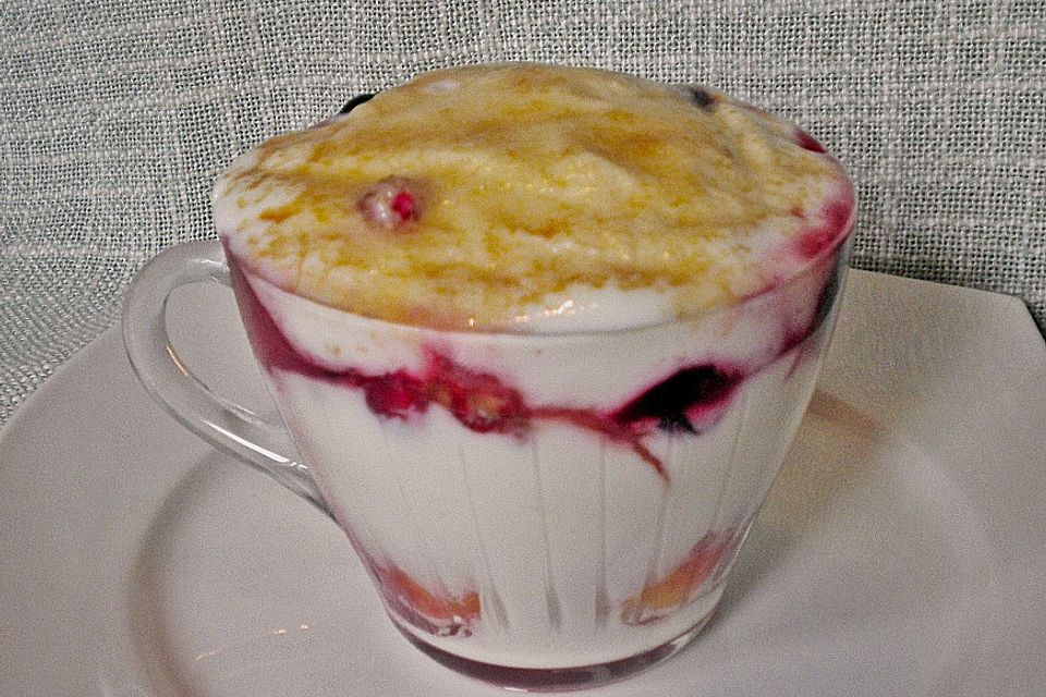 Quark Dessert mit Früchten