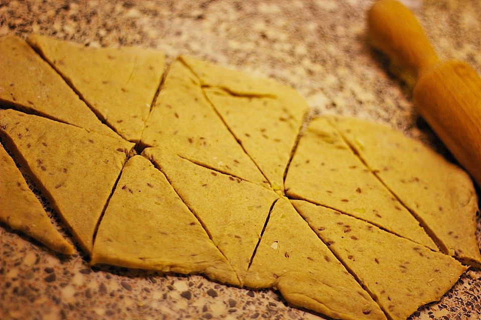 Kartoffelhörnchen mit Schafskäsefüllung