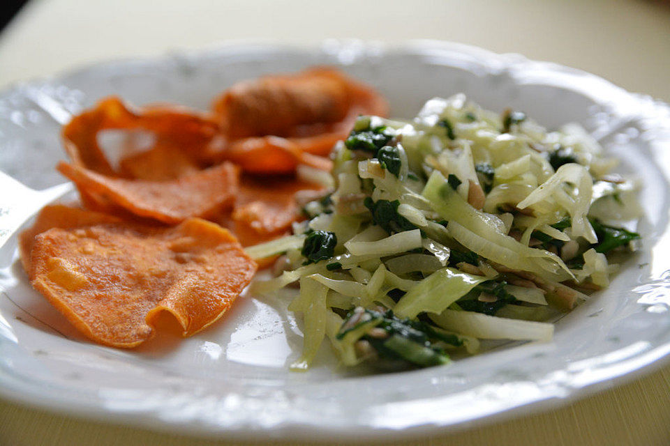 Afrikanische Gemüsepfanne mit  Süßkartoffelchips