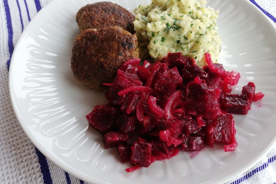 Rote Bete mit Gemüsezwiebeln