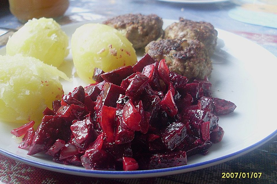 Rote Bete mit Gemüsezwiebeln