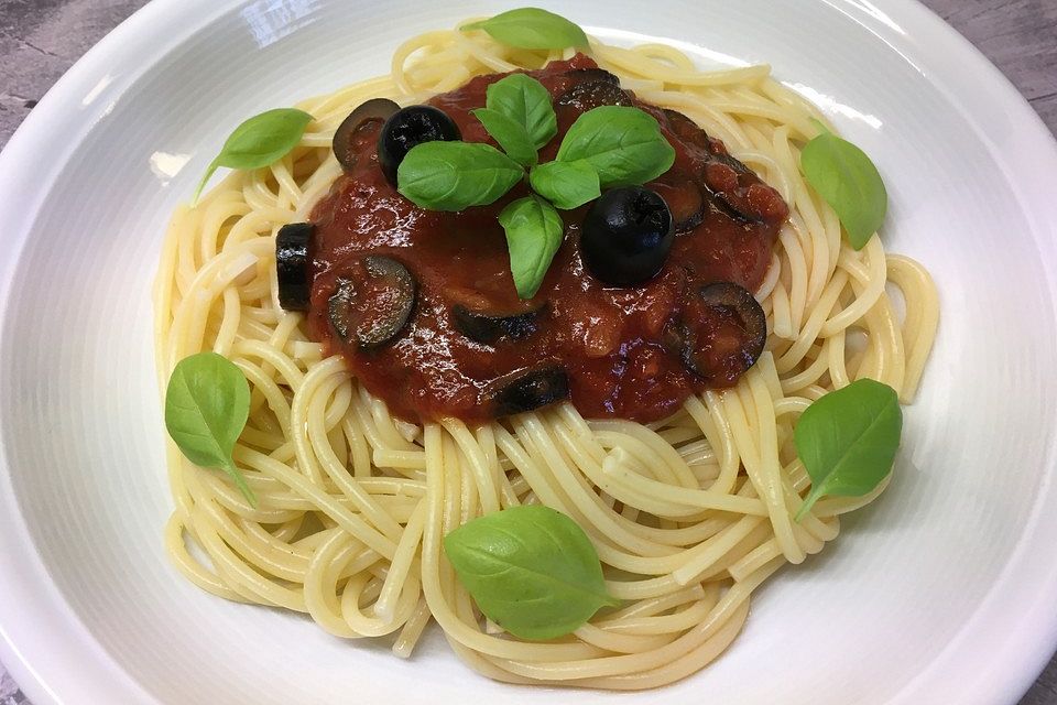 Spaghetti mit italienischer Sauce