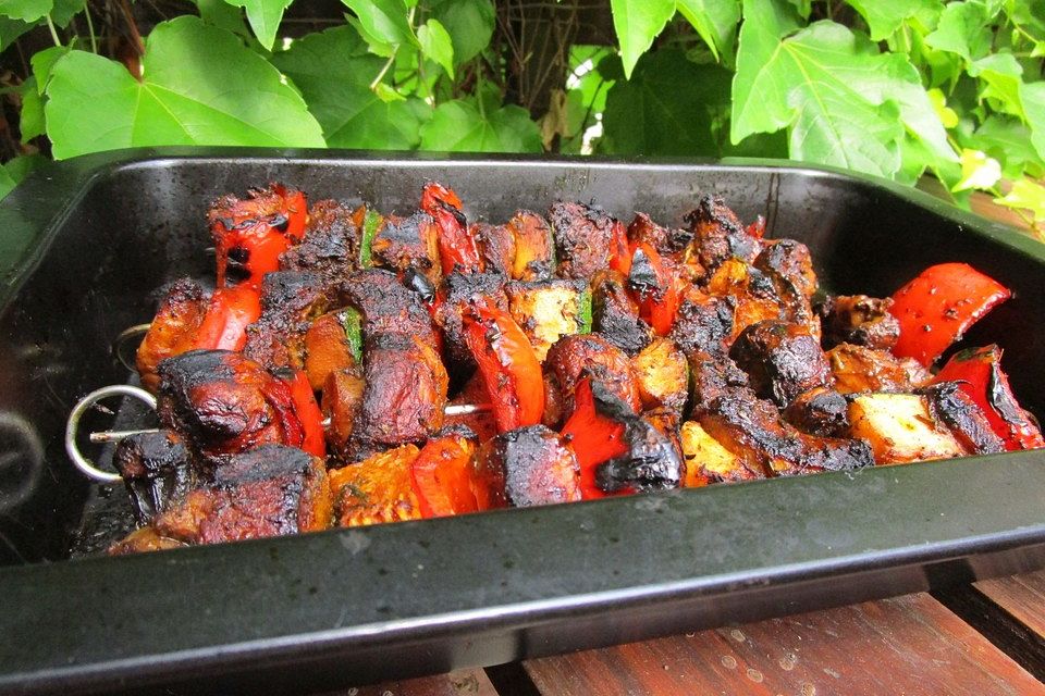 Sommerliche Geflügel-Gemüse-Grillspieße