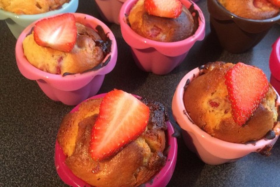 White Chocolate - Strawberry Muffins