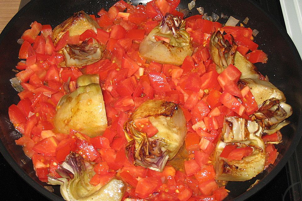 Spaghetti mit Artischocken - Tomatensauce