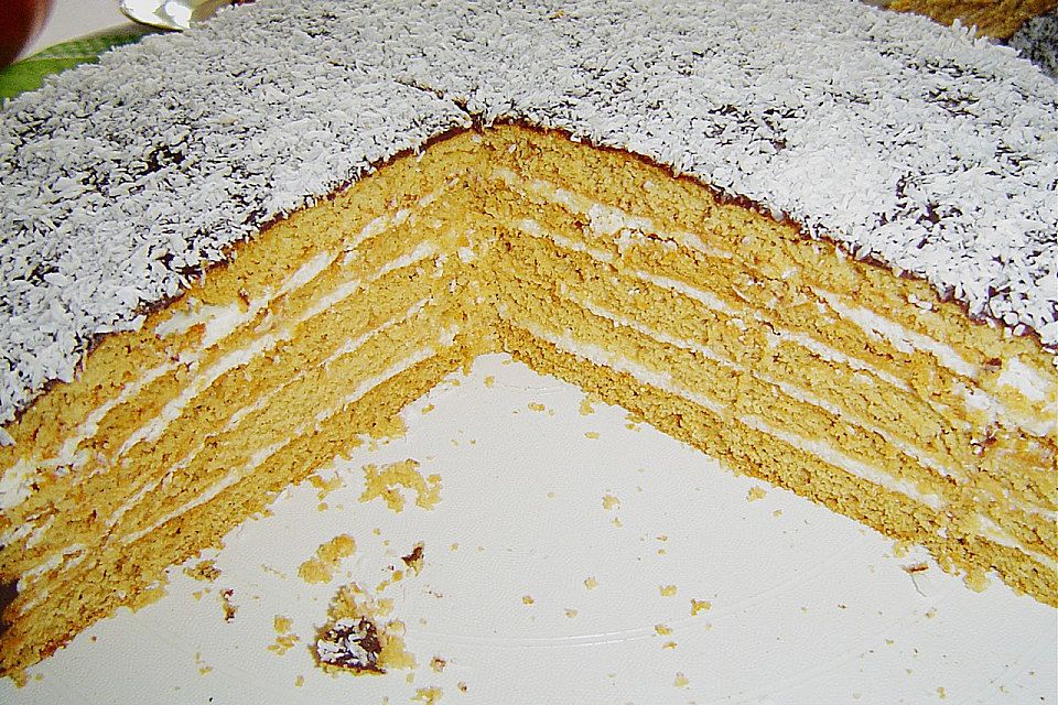 Honigkuchen mit Grießfüllung