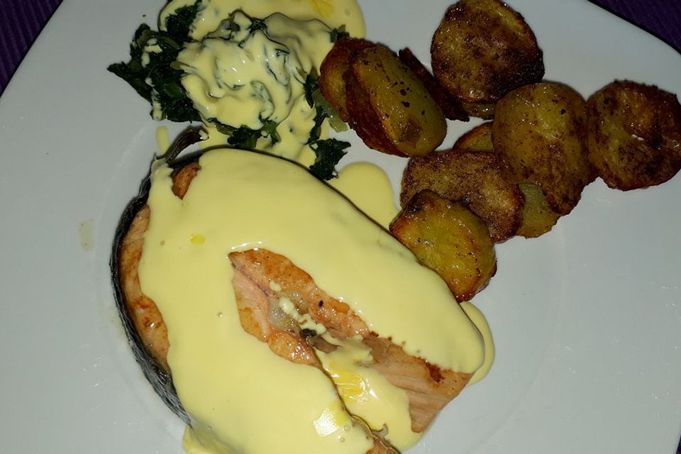 Überbackener Lachs mit Bratkartoffeln