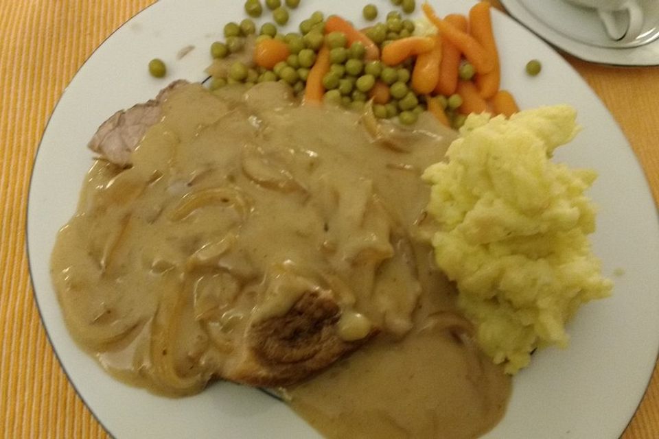 Schweinebraten mit Balsamico - Zwiebeln