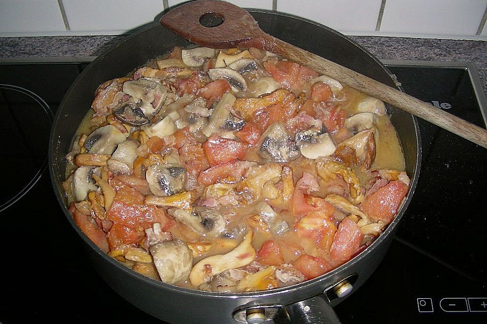 Pilzgemüse mit Tomaten