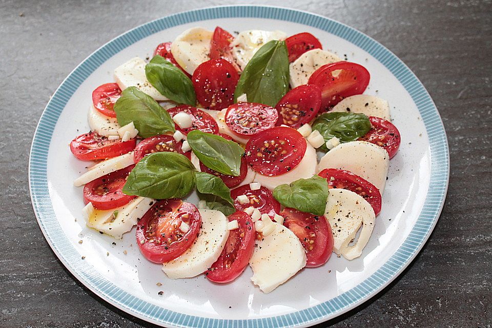 Mozarella mit Tomaten