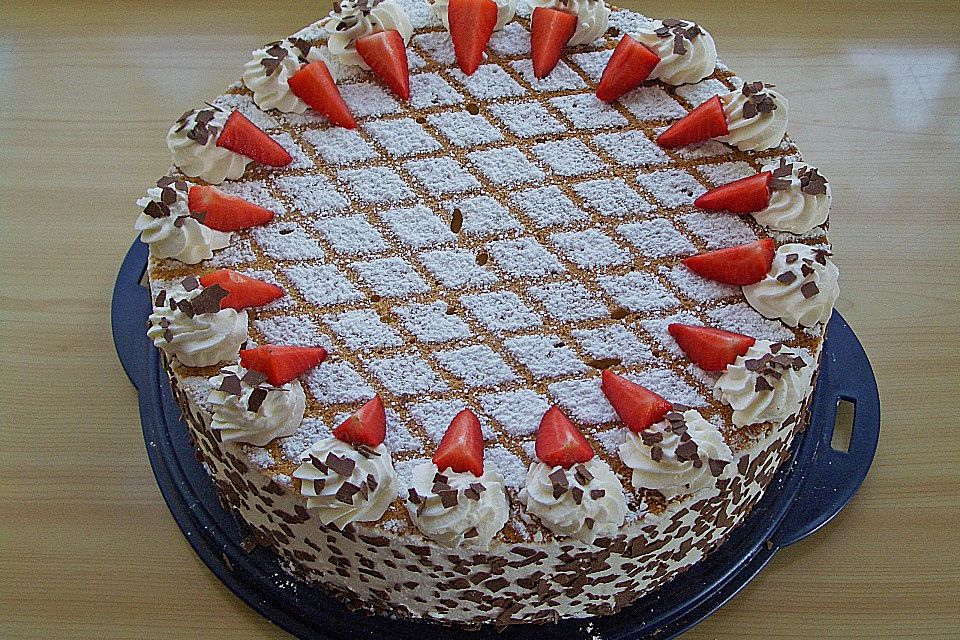 Erdbeer - Holunder - Torte